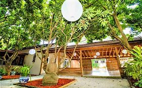 Serene Bird Tiny House Retreat In Japanese Garden